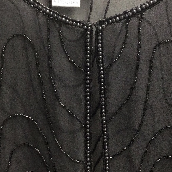 JMD BLACK SEQUINED TOP OPEN WITH ONE HOOK ON TOP. - Picture 9 of 14